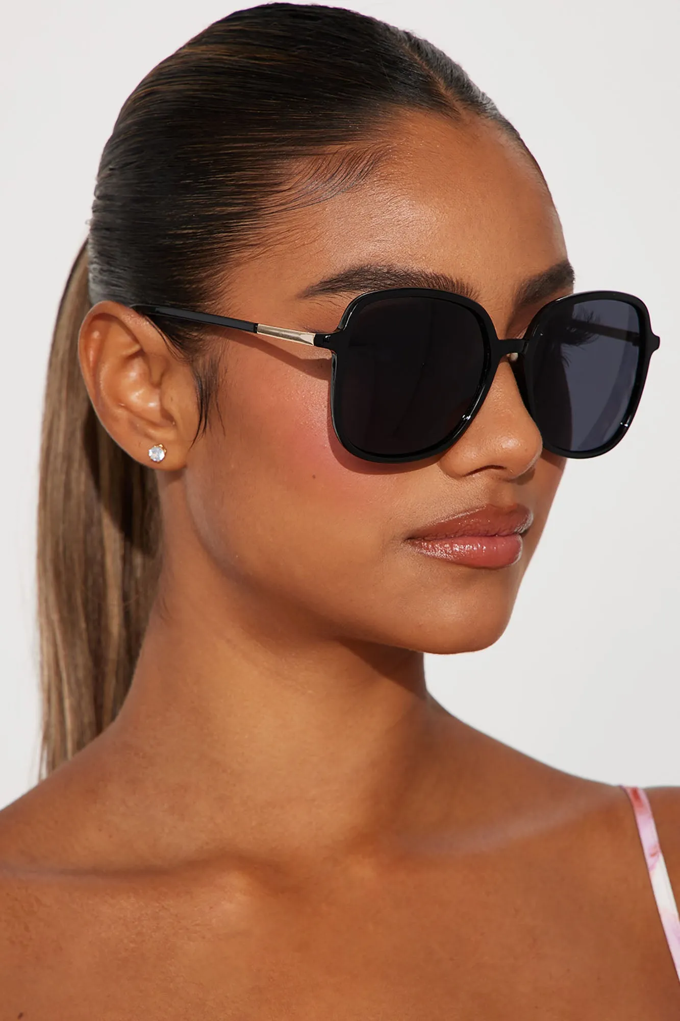 Acting Shady Sunglasses - Black