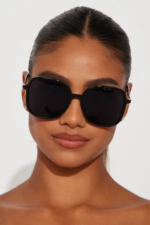 Acting Shady Sunglasses - Black